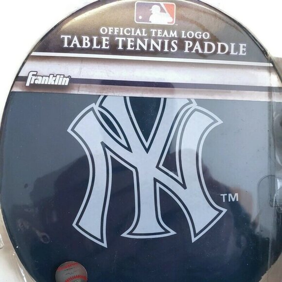 Franklin MLB New York Yankees Ping Pong Lot 2 Paddles With 12 Table Tennis Balls - Picture 2 of 6